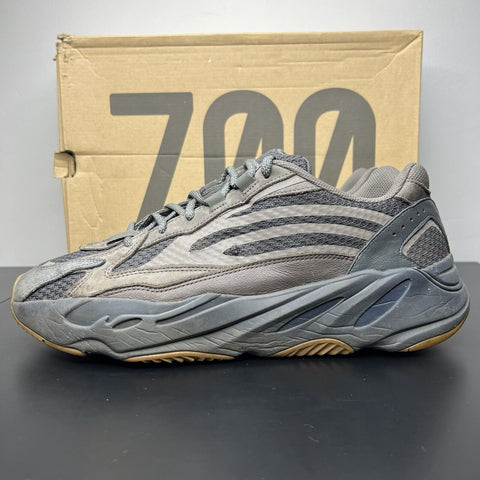 Size 11K - adidas Kids Yeezy Boost 700 V2 Vanta