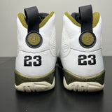 Size 8.5 - Air Jordan 9 Retro Statue